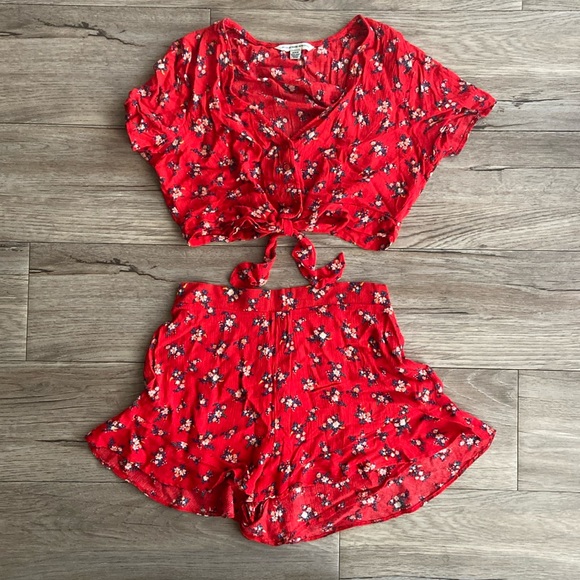 American Eagle | Red Floral Print 2-Piece - Picture 2 of 7